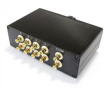 2024-05-11 17_09_49-Source selector RCA 4 to 1 _ reversible - Audiophonics – Google Chrome.jpg