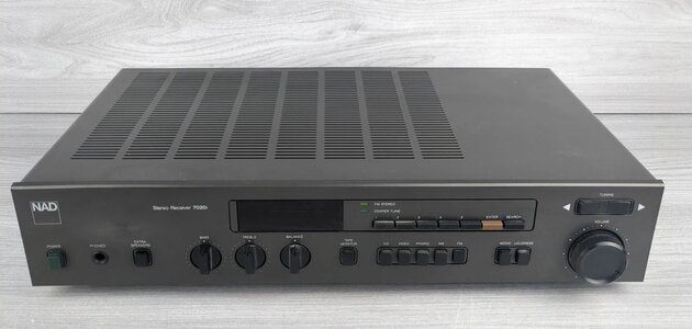 NAD 7020i.jpg