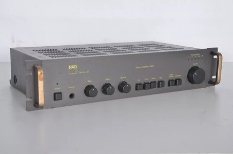 NAD 3020 rack.jpg
